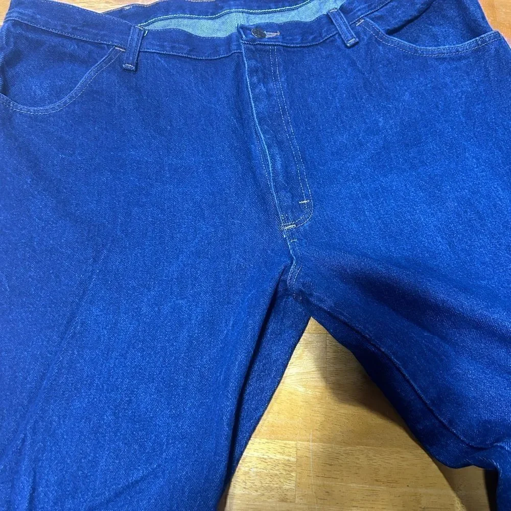 New Rustler men’s 42x30 dark blue jeans